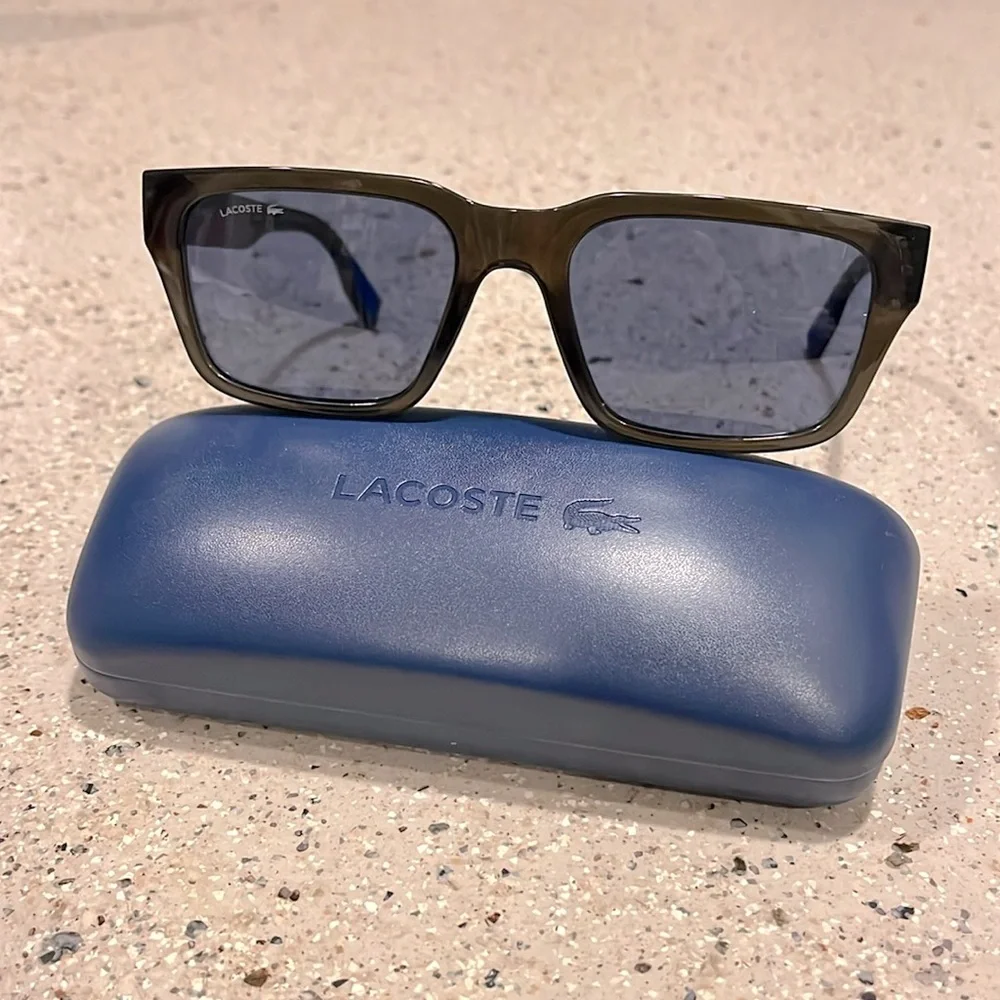 LACOSTE CLASSIC SQUARE SUNGLASSES  DARK GREY WITH BLUE UV LENSES NEW WITH TAGS
